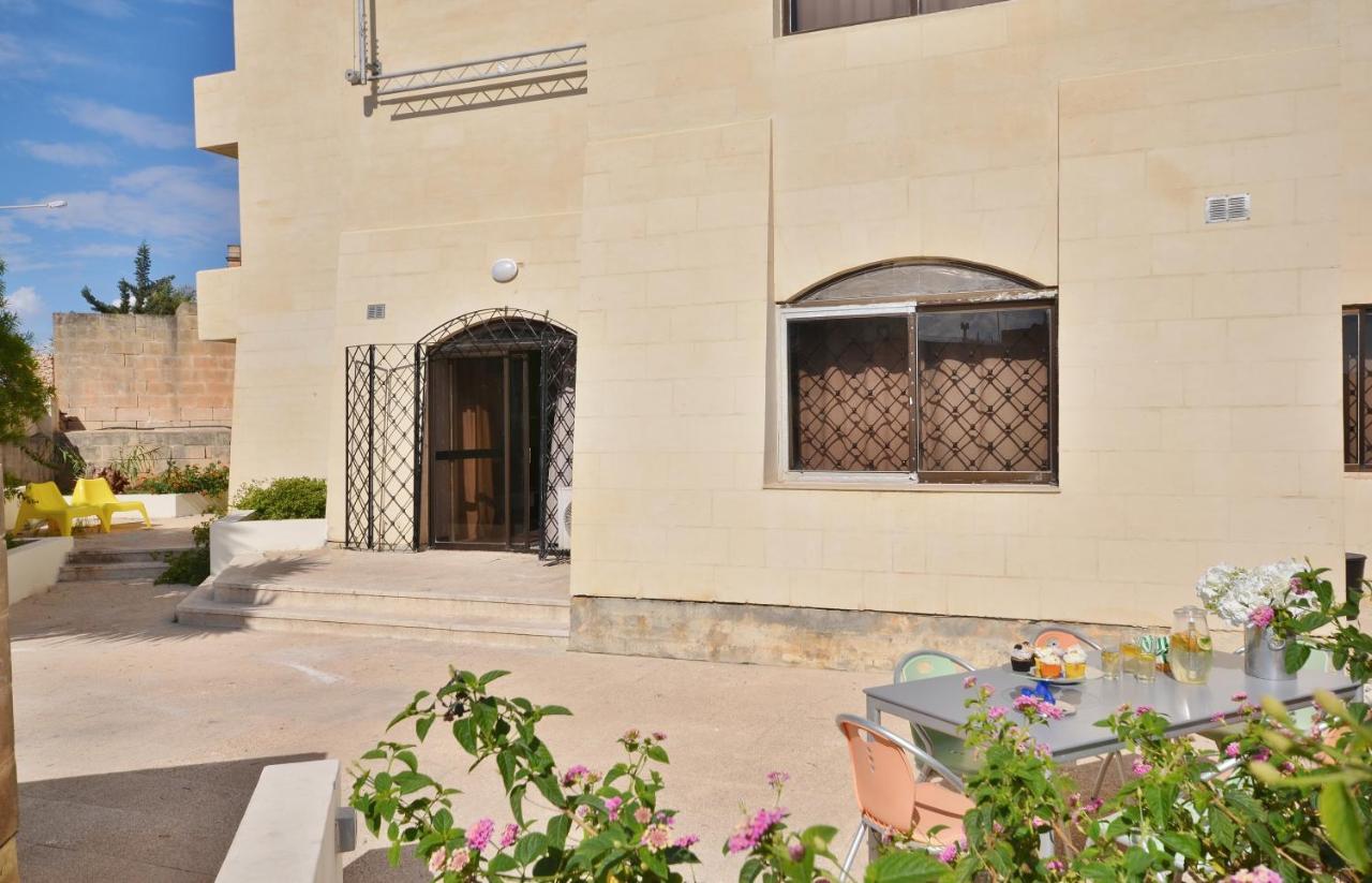 Ferienwohnung Light And Bright St Julians Central 1 San Ġiljan Exterior foto