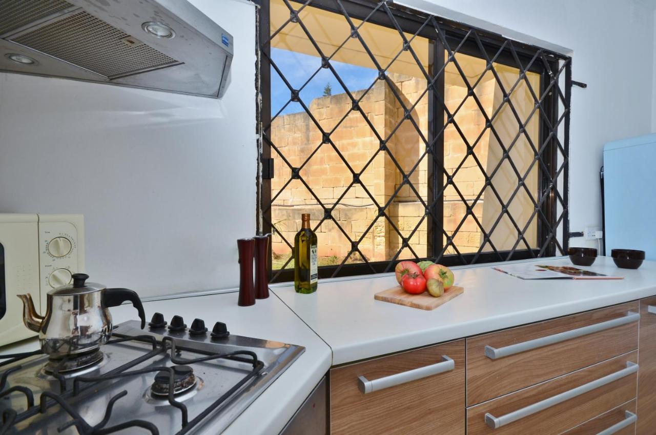 Ferienwohnung Light And Bright St Julians Central 1 San Ġiljan Exterior foto