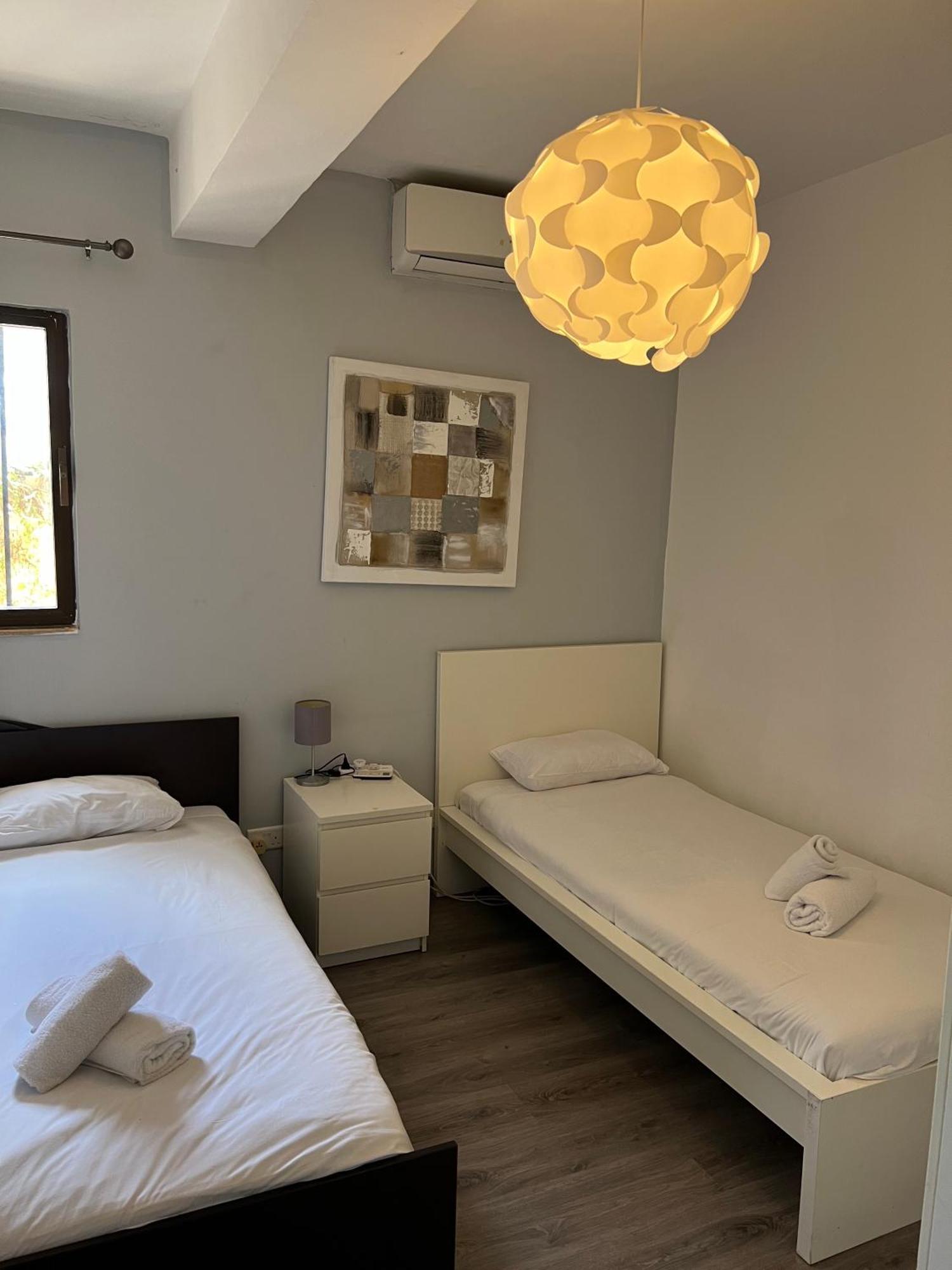 Ferienwohnung Light And Bright St Julians Central 1 San Ġiljan Exterior foto